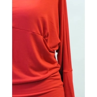 Czerwona sukienka Kimono z ozdobnymi marszczeniami